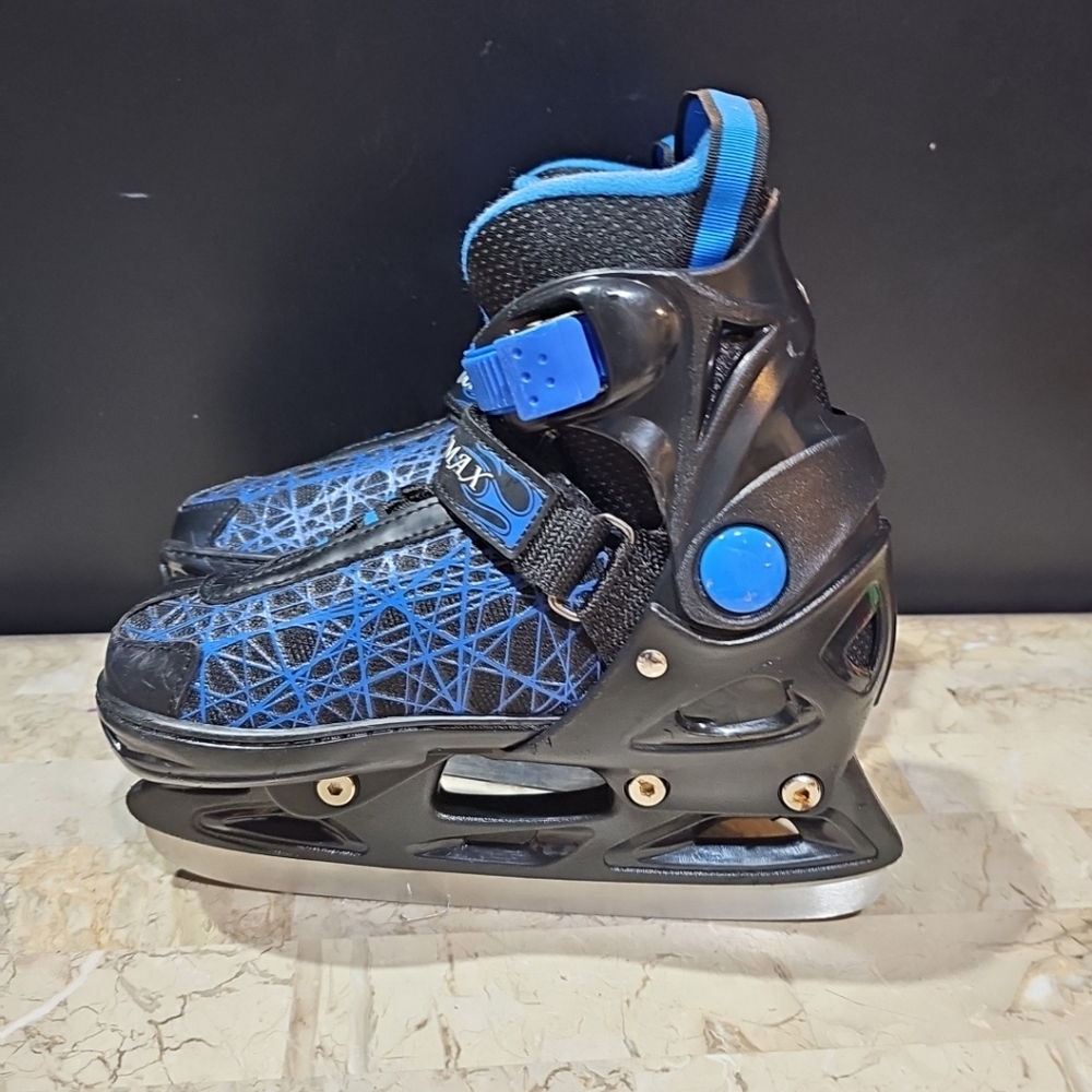 SoftMax Ice Hockey Skates Boy Girl Adjustable Youth Junior 13-3 Black and Blue
